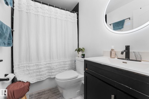 3812 26 Av, Edmonton, AB - Indoor Photo Showing Bathroom