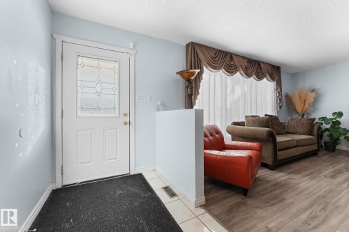 3812 26 Av, Edmonton, AB - Indoor