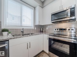 20 2072 WONNACOTT Way  Edmonton, AB T6X 2V7