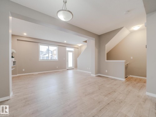 20 2072 Wonnacott Way, Edmonton, AB - Indoor Photo Showing Other Room