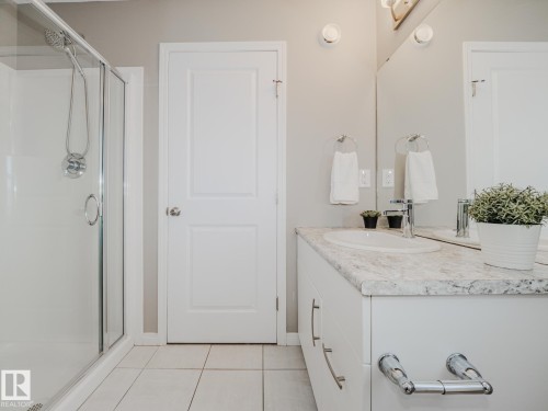 20 2072 Wonnacott Way, Edmonton, AB - Indoor Photo Showing Bathroom