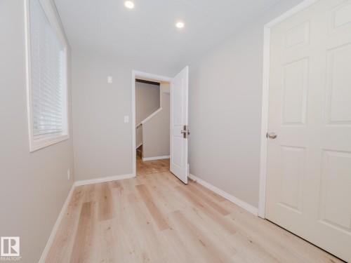 20 2072 Wonnacott Way, Edmonton, AB - Indoor Photo Showing Other Room