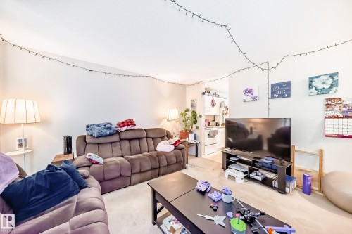 208 11421 34 Street, Edmonton, AB - Indoor Photo Showing Living Room