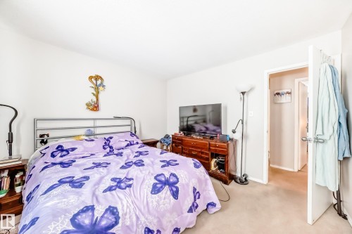 208 11421 34 Street, Edmonton, AB - Indoor Photo Showing Bedroom