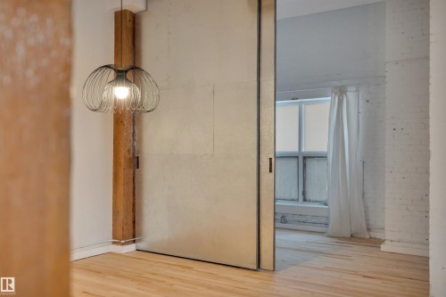 102 10169 104 Street, Edmonton, AB - Indoor