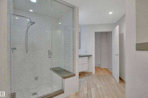 102 10169 104 Street, Edmonton, AB - Indoor Photo Showing Bathroom