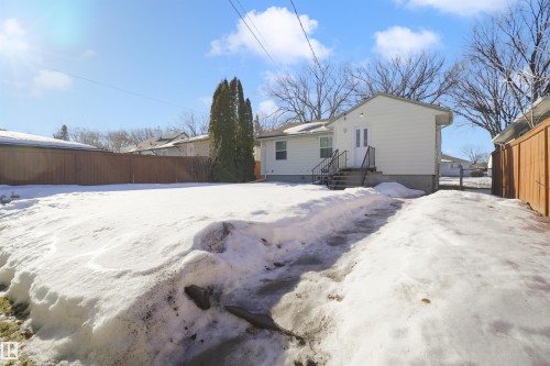 9723 75A Street, Edmonton, AB - Outdoor