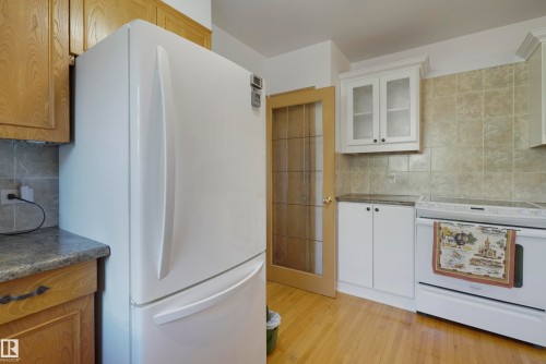 9723 75A Street, Edmonton, AB - Indoor Photo Showing Kitchen