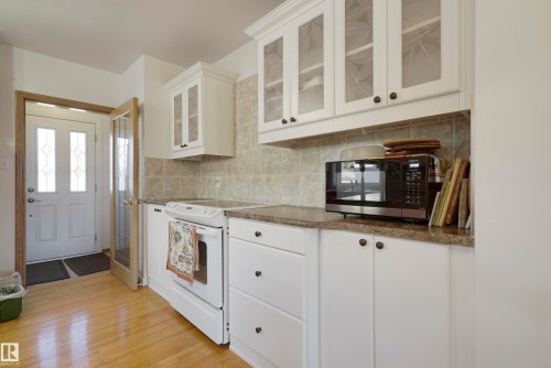 9723 75A Street, Edmonton, AB - Indoor Photo Showing Kitchen