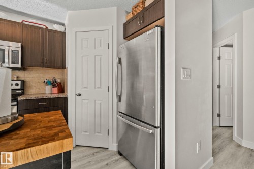 439 Reed Crescent, Leduc, AB - Indoor Photo Showing Kitchen
