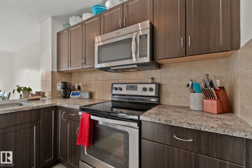 439 Reed Crescent, Leduc, AB - Indoor Photo Showing Kitchen