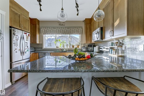 1214 Mcconachie Boulevard, Edmonton, AB - Indoor Photo Showing Kitchen