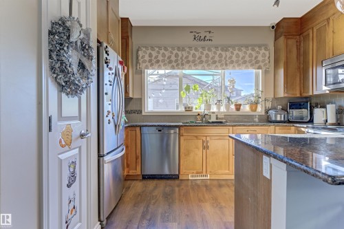 1214 Mcconachie Boulevard, Edmonton, AB - Indoor Photo Showing Kitchen
