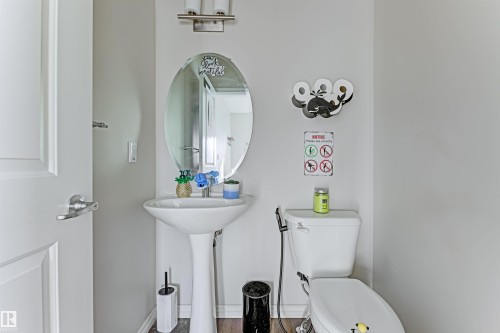 1214 Mcconachie Boulevard, Edmonton, AB - Indoor Photo Showing Bathroom
