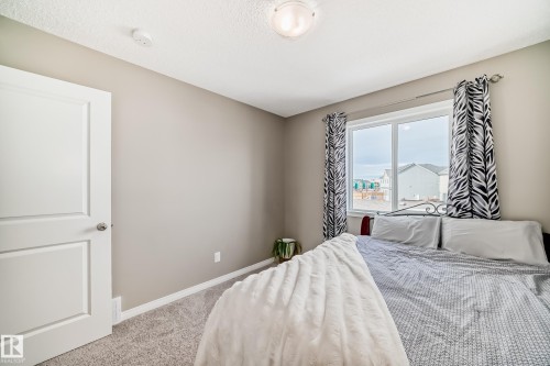 8162 Chappelle Way, Edmonton, AB - Indoor Photo Showing Bedroom