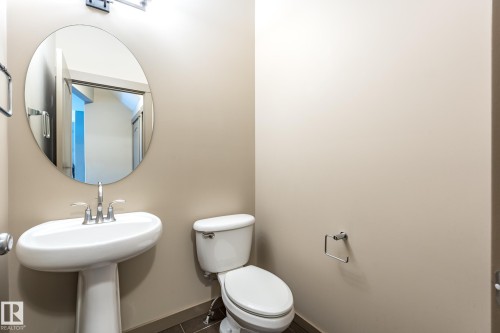 1503 Malone Close, Edmonton, AB - Indoor Photo Showing Bathroom