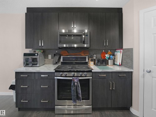 40 Vanderbilt Common, Spruce Grove, AB - Indoor Photo Showing Kitchen