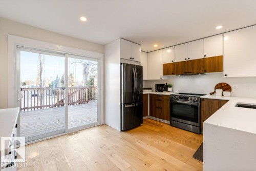 34 Malmo Avenue, St. Albert, AB - Indoor Photo Showing Kitchen