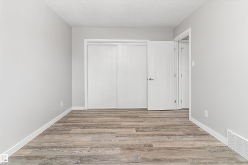 7204 10 Avenue, Edmonton, AB - Indoor Photo Showing Other Room