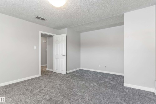 7204 10 Avenue, Edmonton, AB - Indoor Photo Showing Other Room