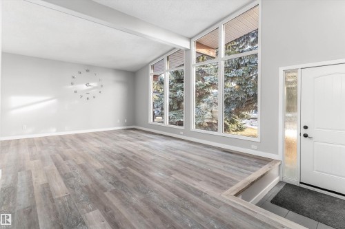 7204 10 Avenue, Edmonton, AB - Indoor Photo Showing Other Room