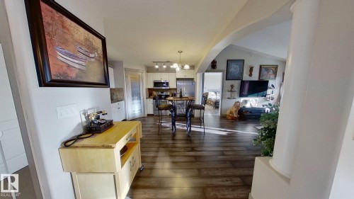 516 237 Youville Drive E, Edmonton, AB - Indoor