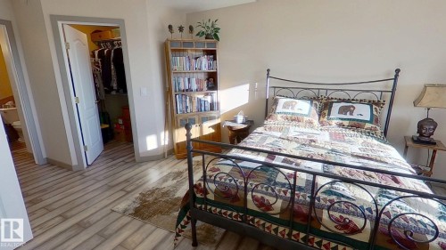 516 237 Youville Drive E, Edmonton, AB - Indoor Photo Showing Bedroom