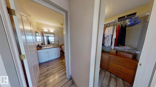 516 237 Youville Drive E, Edmonton, AB - Indoor