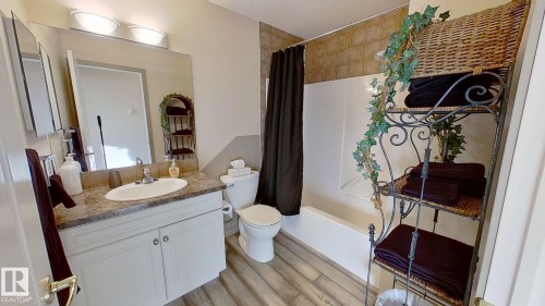516 237 Youville Drive E, Edmonton, AB - Indoor Photo Showing Bathroom