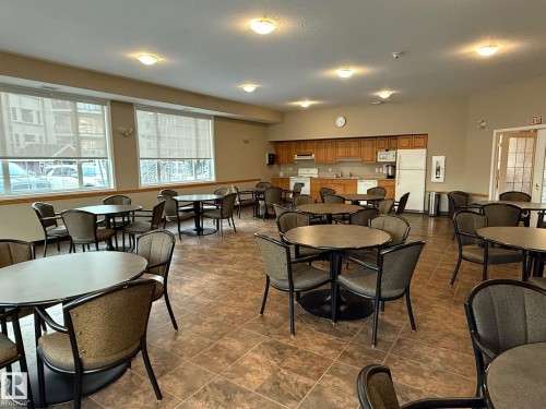 516 237 Youville Drive E, Edmonton, AB - Indoor