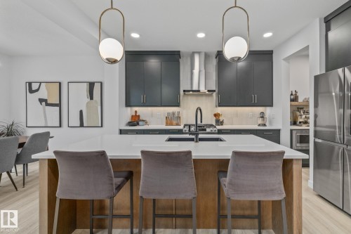 664 Astoria Way, Devon, AB - Indoor Photo Showing Kitchen With Upgraded Kitchen