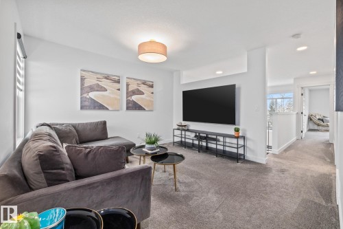 664 Astoria Way, Devon, AB - Indoor Photo Showing Living Room