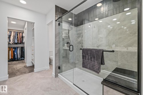 664 Astoria Way, Devon, AB - Indoor Photo Showing Bathroom