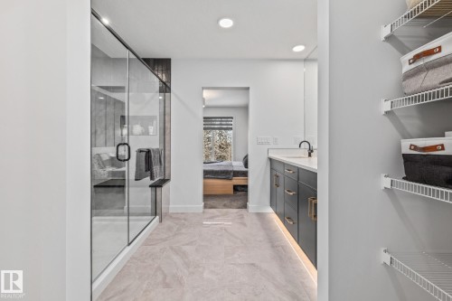 664 Astoria Way, Devon, AB - Indoor