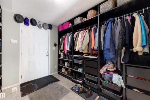 172 52216 Range Road 233, Rural Strathcona County, AB - Indoor With Storage