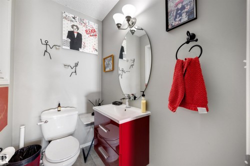 172 52216 Range Road 233, Rural Strathcona County, AB - Indoor Photo Showing Bathroom