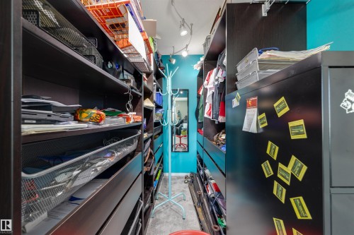 172 52216 Range Road 233, Rural Strathcona County, AB - Indoor With Storage