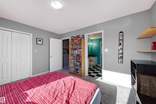 172 52216 Range Road 233, Rural Strathcona County, AB - Indoor Photo Showing Bedroom
