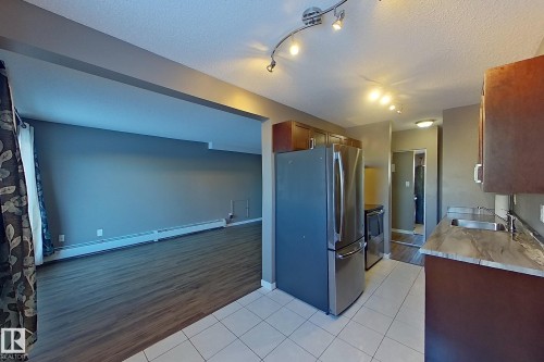 112 15105 121 Street, Edmonton, AB - Indoor Photo Showing Kitchen