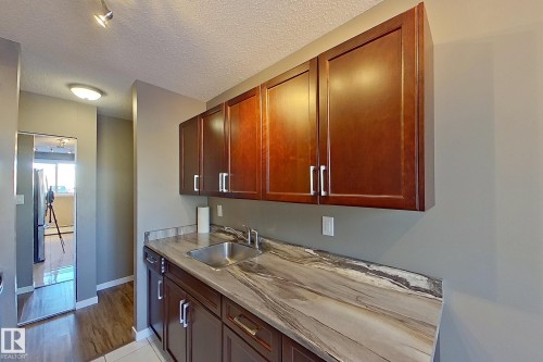 112 15105 121 Street, Edmonton, AB - Indoor Photo Showing Kitchen