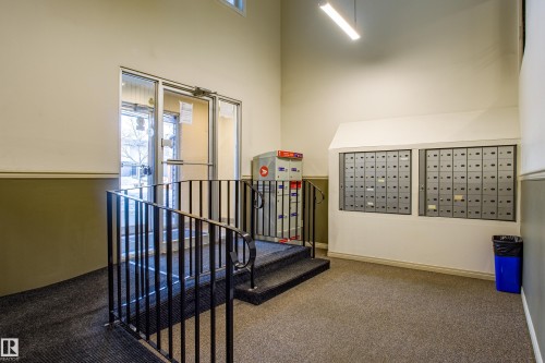 112 15105 121 Street, Edmonton, AB - Indoor Photo Showing Other Room