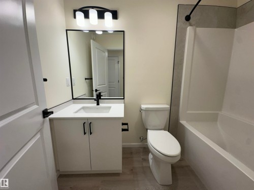 41 Eton Link, Spruce Grove, AB - Indoor Photo Showing Bathroom