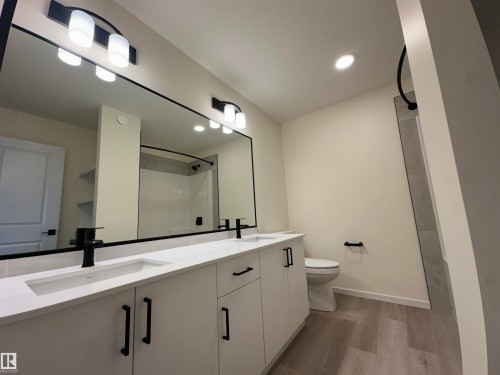 41 Eton Link, Spruce Grove, AB - Indoor Photo Showing Bathroom