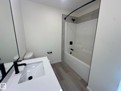 41 Eton Link, Spruce Grove, AB - Indoor Photo Showing Bathroom