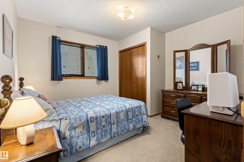 4024 28 Avenue, Edmonton, AB - Indoor Photo Showing Bedroom