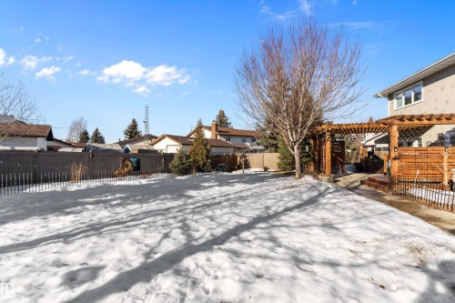 317 Grand Meadow Crescent, Edmonton, AB - Outdoor