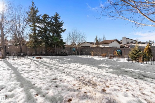 317 Grand Meadow Crescent, Edmonton, AB - Outdoor