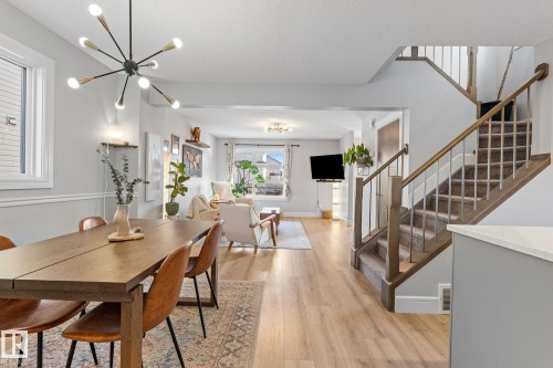 89 Hewitt Circle, Spruce Grove, AB - Indoor Photo Showing Dining Room