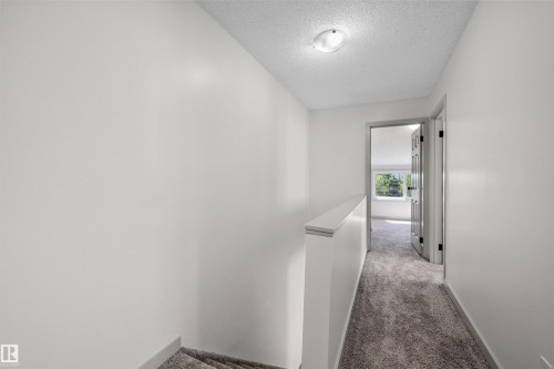 189 Lancaster Terrace, Edmonton, AB - Indoor Photo Showing Other Room