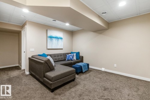 208 57 Street, Edmonton, AB - Indoor